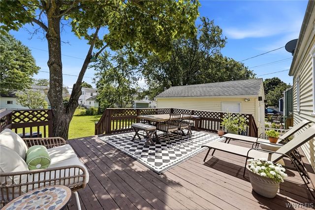 25 South Huxley Drive, Cheektowaga, NY 14225