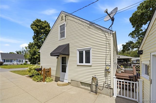 25 South Huxley Drive, Cheektowaga, NY 14225