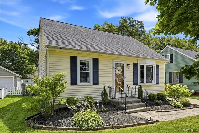 25 South Huxley Drive, Cheektowaga, NY 14225