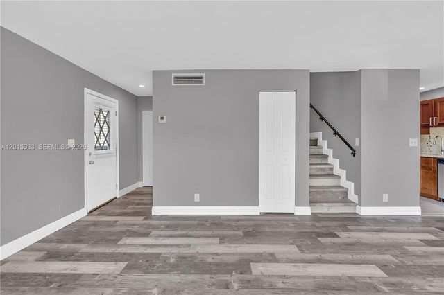 8911 NW 28th Dr 32B, Coral Springs, FL 33065