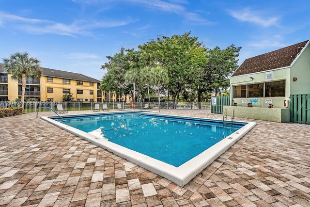 8911 NW 28th Dr 32B, Coral Springs, FL 33065