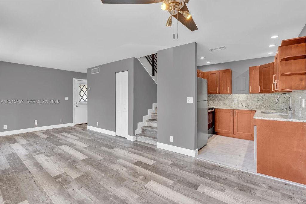 8911 NW 28th Dr 32B, Coral Springs, FL 33065