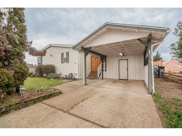 898 LOCHAVEN Ave, Springfield, OR 97477