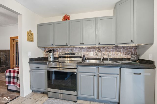 105 E Adams Street, Kirklin, IN 46050