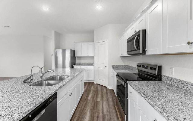 6212 PEEPLES LANE Lane, Jacksonville, FL 32219