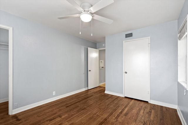 5837 Locke Avenue C, Fort Worth, TX 76107