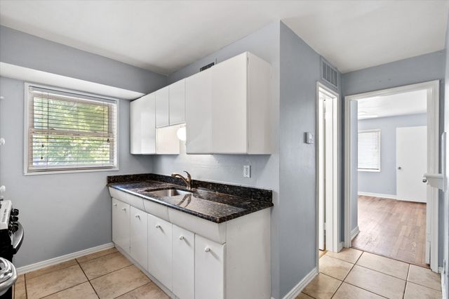 5837 Locke Avenue C, Fort Worth, TX 76107