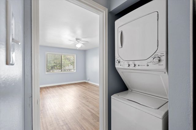 5837 Locke Avenue C, Fort Worth, TX 76107