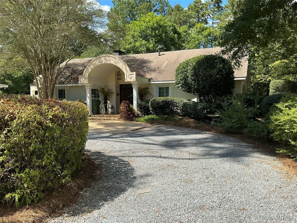 2839 Montrose Avenue, Montgomery, AL 36109