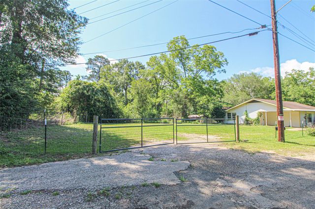 104 S Beatty Avenue, Livingston, TX 77351