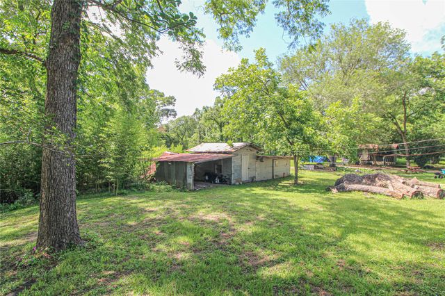 104 S Beatty Avenue, Livingston, TX 77351