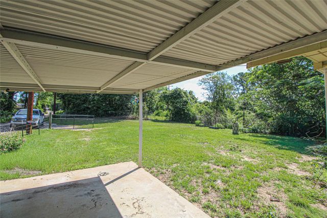 104 S Beatty Avenue, Livingston, TX 77351