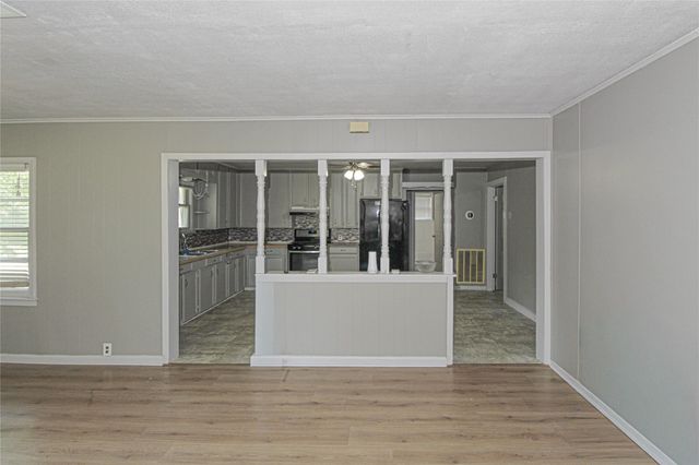 104 S Beatty Avenue, Livingston, TX 77351