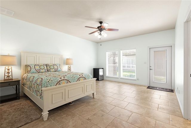 14878 Granada Dr 402, Corpus Christi, TX 78418