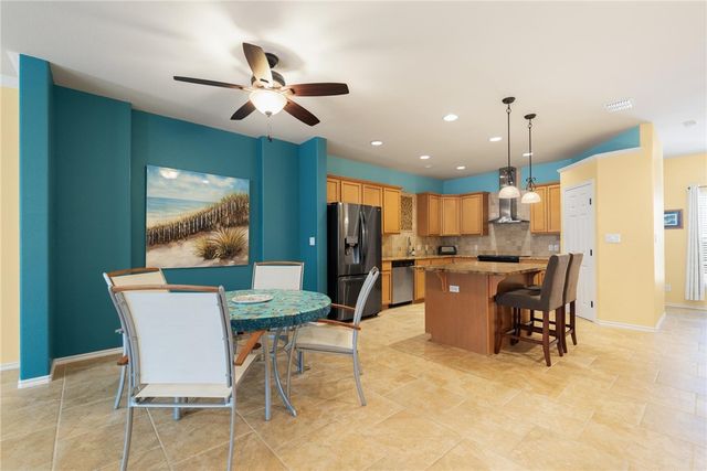 14878 Granada Dr 402, Corpus Christi, TX 78418