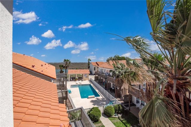 14878 Granada Dr 402, Corpus Christi, TX 78418