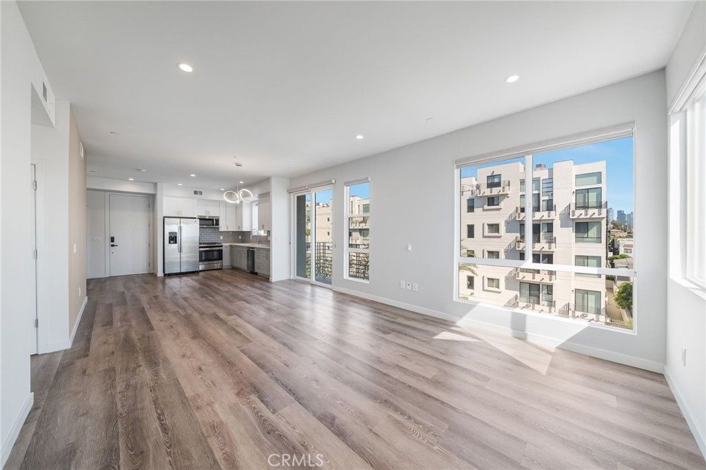 1055 S Serrano Avenue 403, Los Angeles, CA 90006 — photo 2