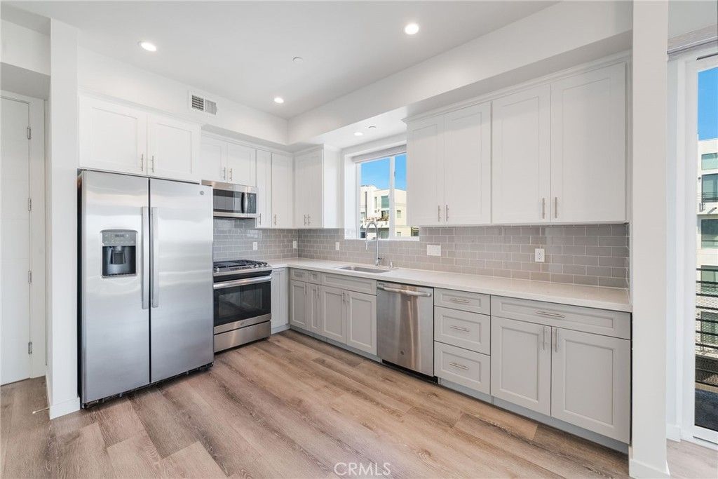 1055 S Serrano Avenue 403, Los Angeles, CA 90006 — photo 4