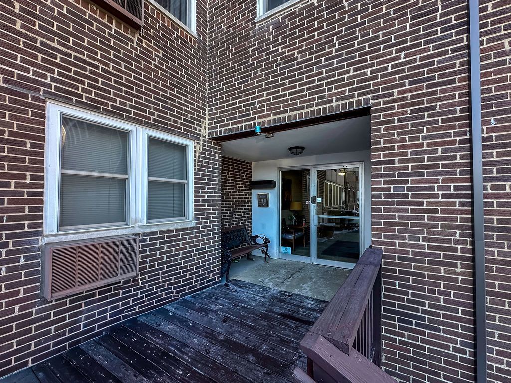 1333 W TOUHY Avenue 307, Park Ridge, IL 60068