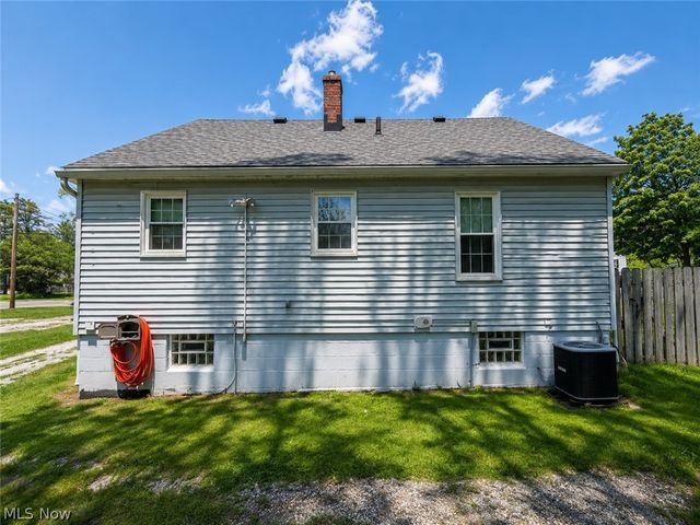 9614 Ravenna Road, Twinsburg, OH 44087