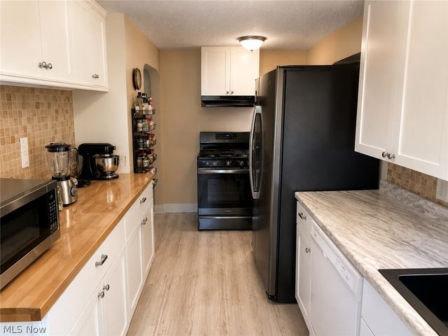 9614 Ravenna Road, Twinsburg, OH 44087