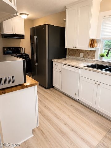 9614 Ravenna Road, Twinsburg, OH 44087