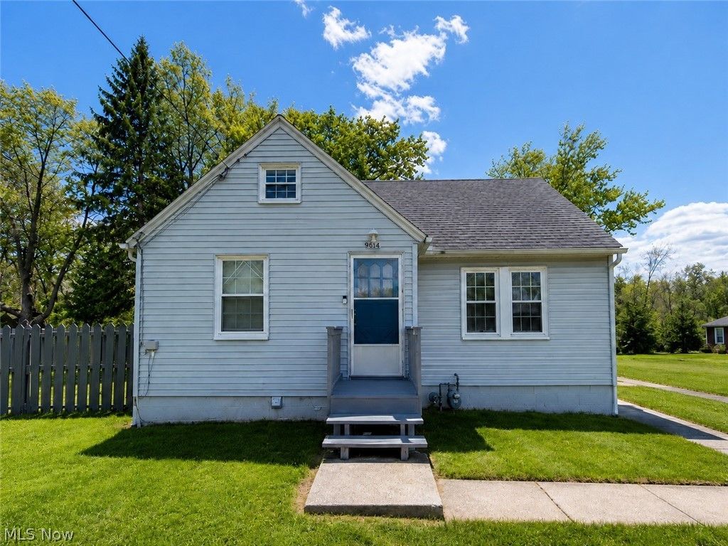 9614 Ravenna Road, Twinsburg, OH 44087