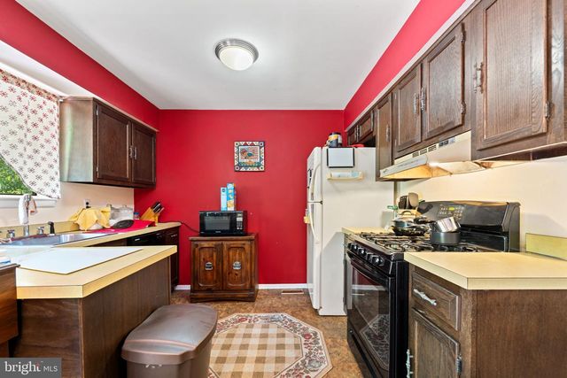 19 GLOUCESTER CT, Mount Holly, NJ 08060