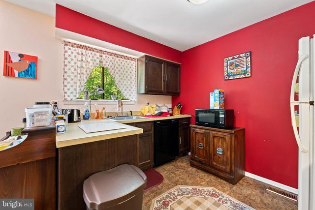 19 GLOUCESTER CT, Mount Holly, NJ 08060