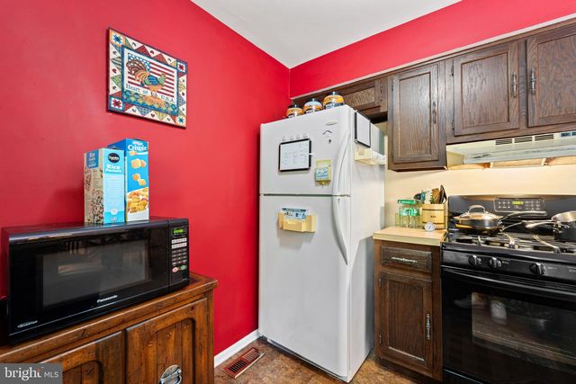 19 GLOUCESTER CT, Mount Holly, NJ 08060
