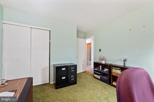 19 GLOUCESTER CT, Mount Holly, NJ 08060