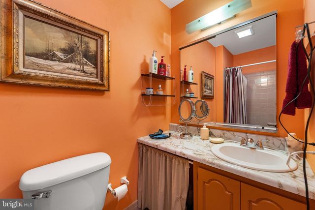19 GLOUCESTER CT, Mount Holly, NJ 08060