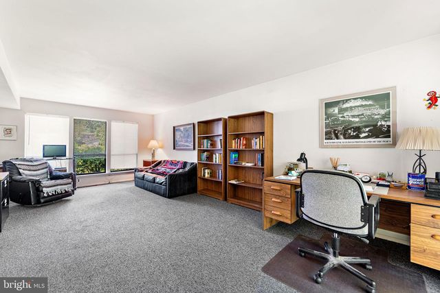 19 GLOUCESTER CT, Mount Holly, NJ 08060