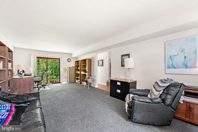19 GLOUCESTER CT, Mount Holly, NJ 08060