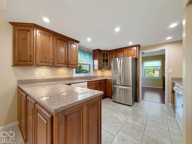 980 Wood Creek Place, Greenwood, IN 46142