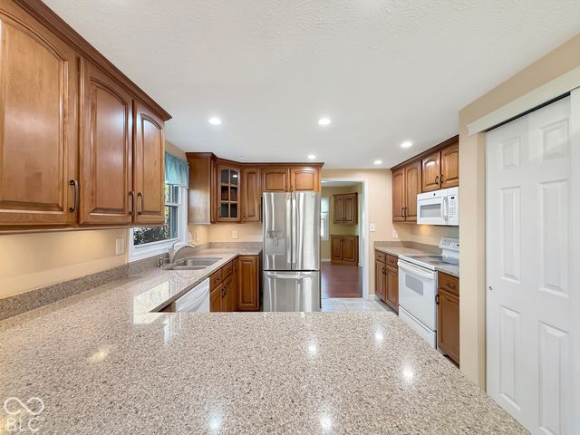 980 Wood Creek Place, Greenwood, IN 46142