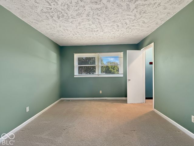 980 Wood Creek Place, Greenwood, IN 46142
