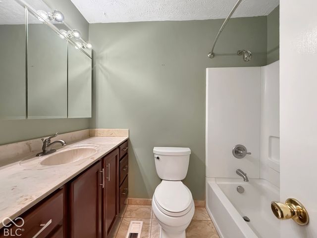 980 Wood Creek Place, Greenwood, IN 46142