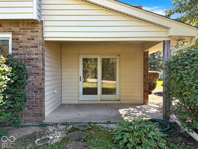 980 Wood Creek Place, Greenwood, IN 46142