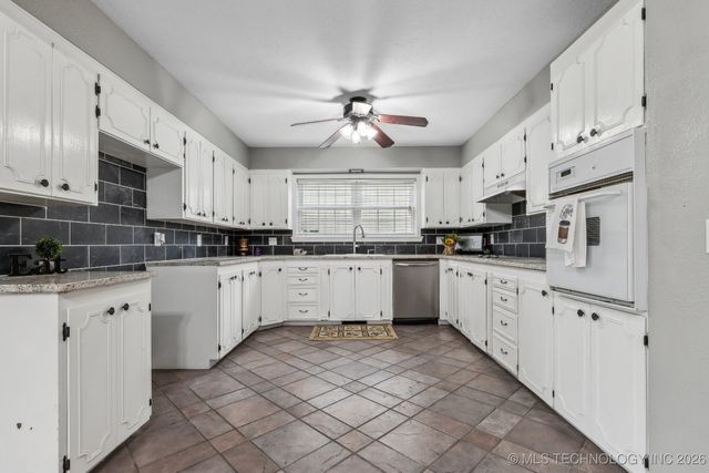 201 Sandy Circle, Tahlequah, OK 74464