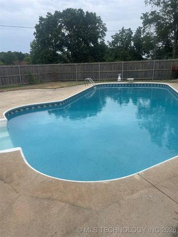 201 Sandy Circle, Tahlequah, OK 74464