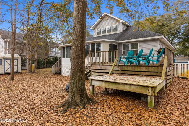 312 NE 54th Street, Oak Island, NC 28465