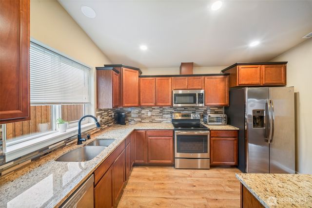 9321 179th Lane SW, Rochester, WA 98579