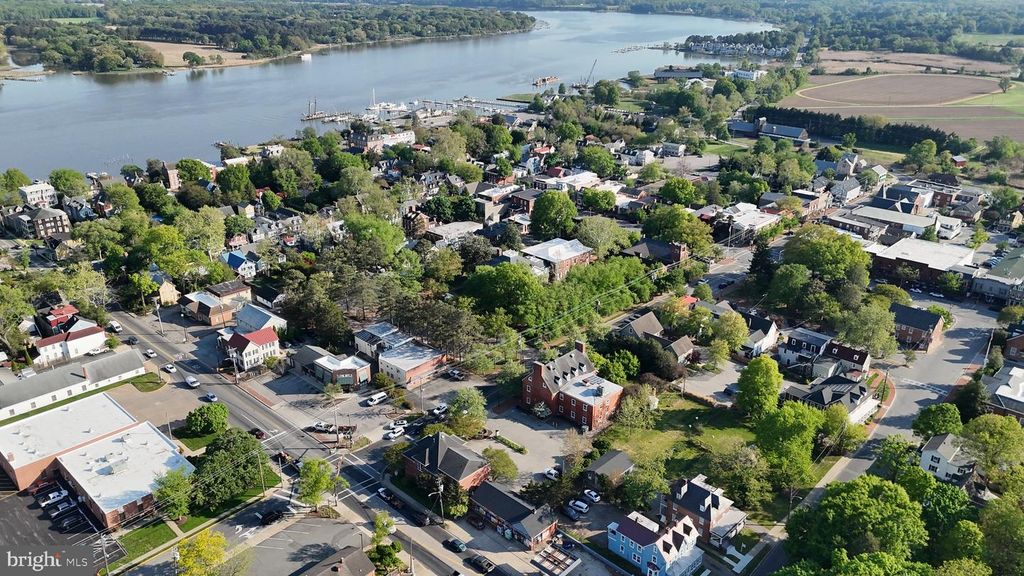 Image 5 of property listing at 116 CROSS ST, Chestertown, MD 21620