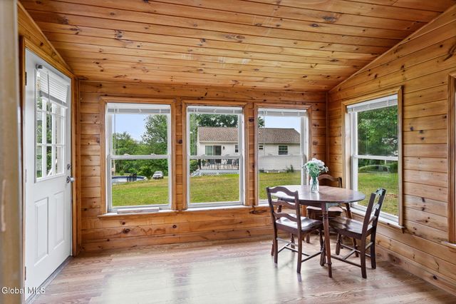 5 Wanzer Avenue, East Greenbush, NY 12144