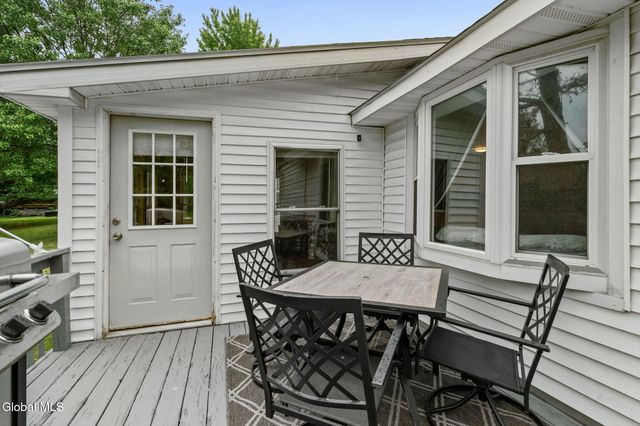 5 Wanzer Avenue, East Greenbush, NY 12144
