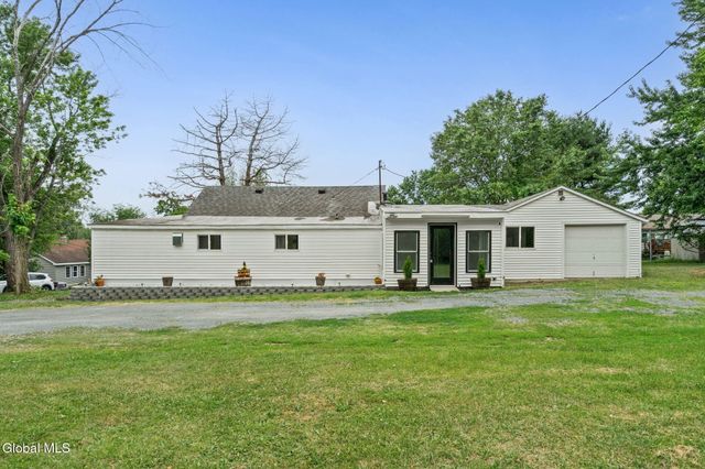 5 Wanzer Avenue, East Greenbush, NY 12144