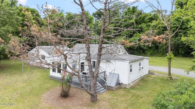 5 Wanzer Avenue, East Greenbush, NY 12144