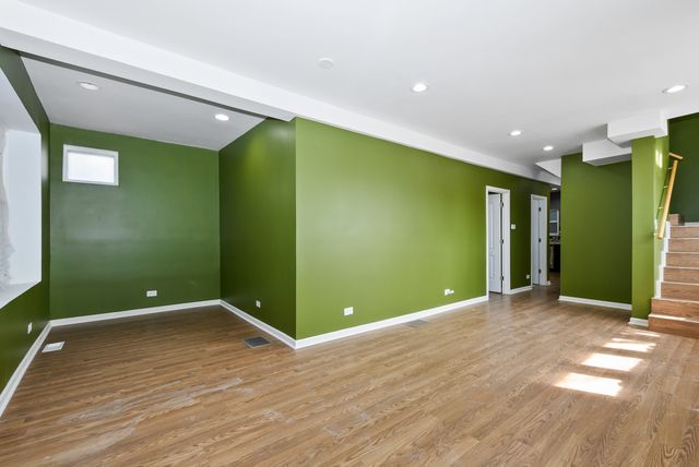 7359 S Vernon Avenue, Chicago, IL 60619