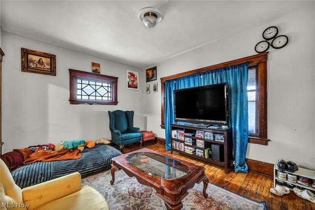 6904 Lawn Avenue, Cleveland, OH 44102